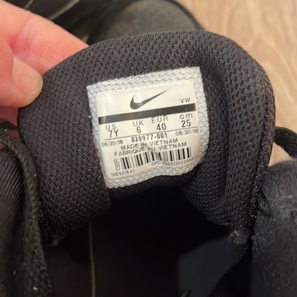 Nike Court Borough Mid GS 'Triple Black' - Picture 5 of 6